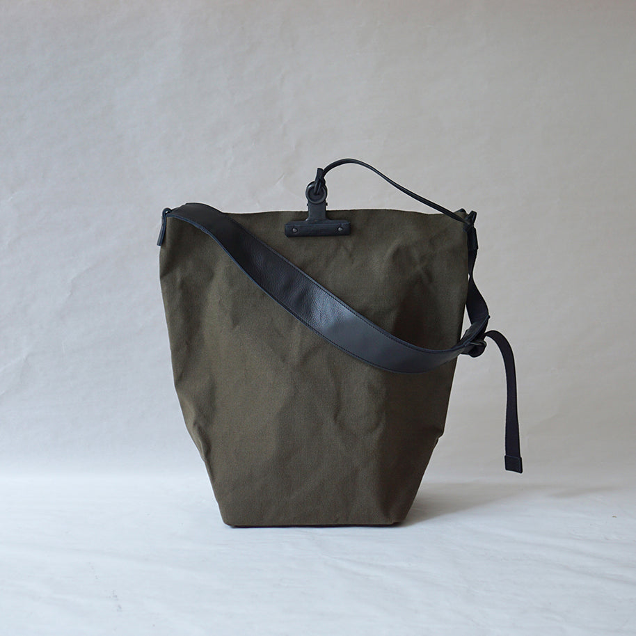 CLIP / BUCKET medium