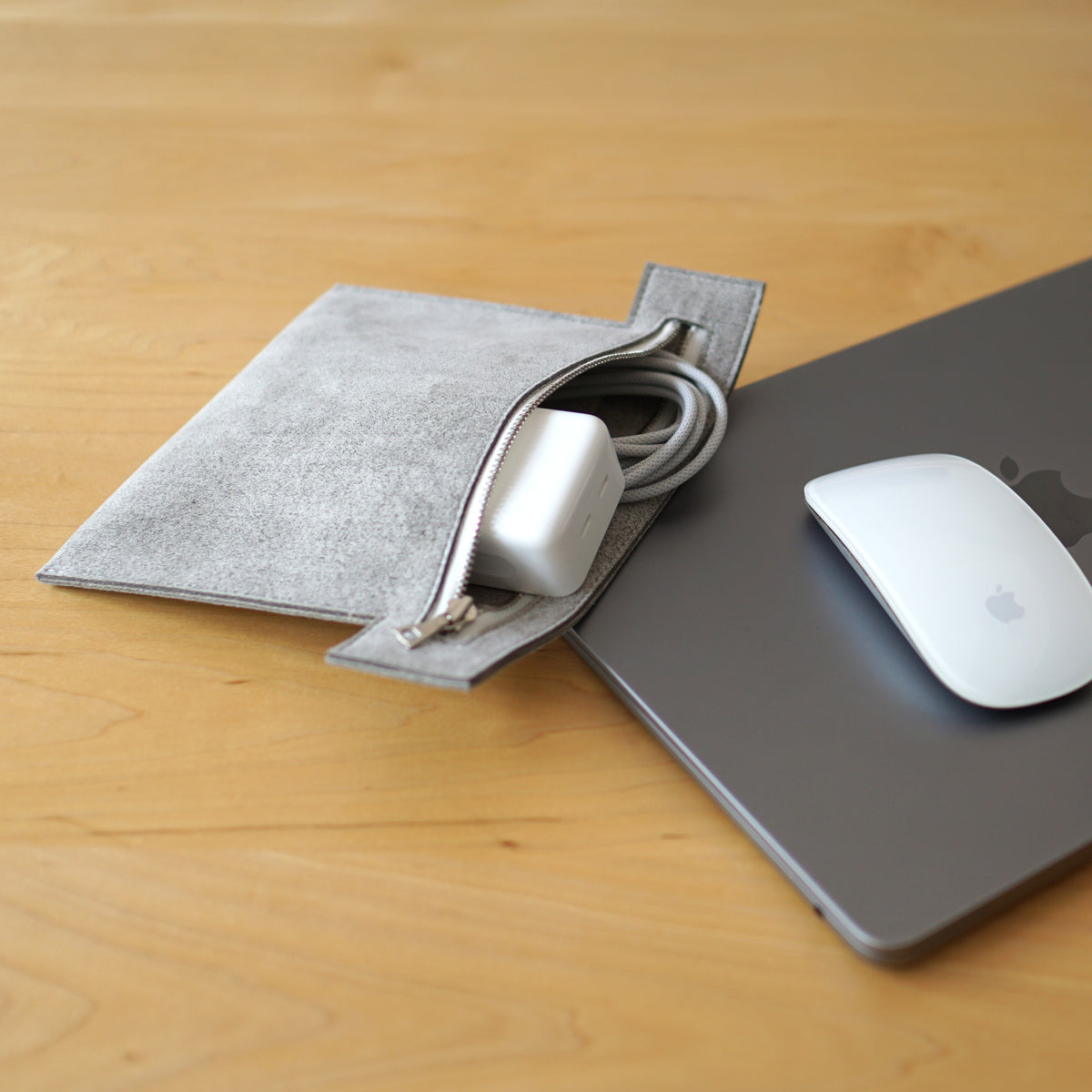 T-POUCH / M